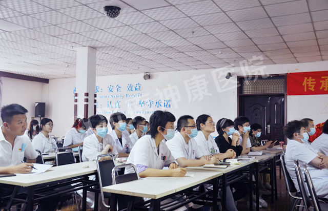 郝维德主任专题授课:重视病人社会功能康复 提升精神健康服务质量